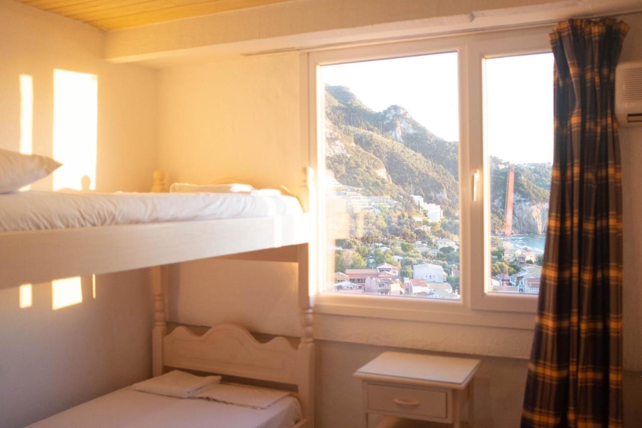 The Pink Palace Hostel Агиос-Гордиос Экстерьер фото