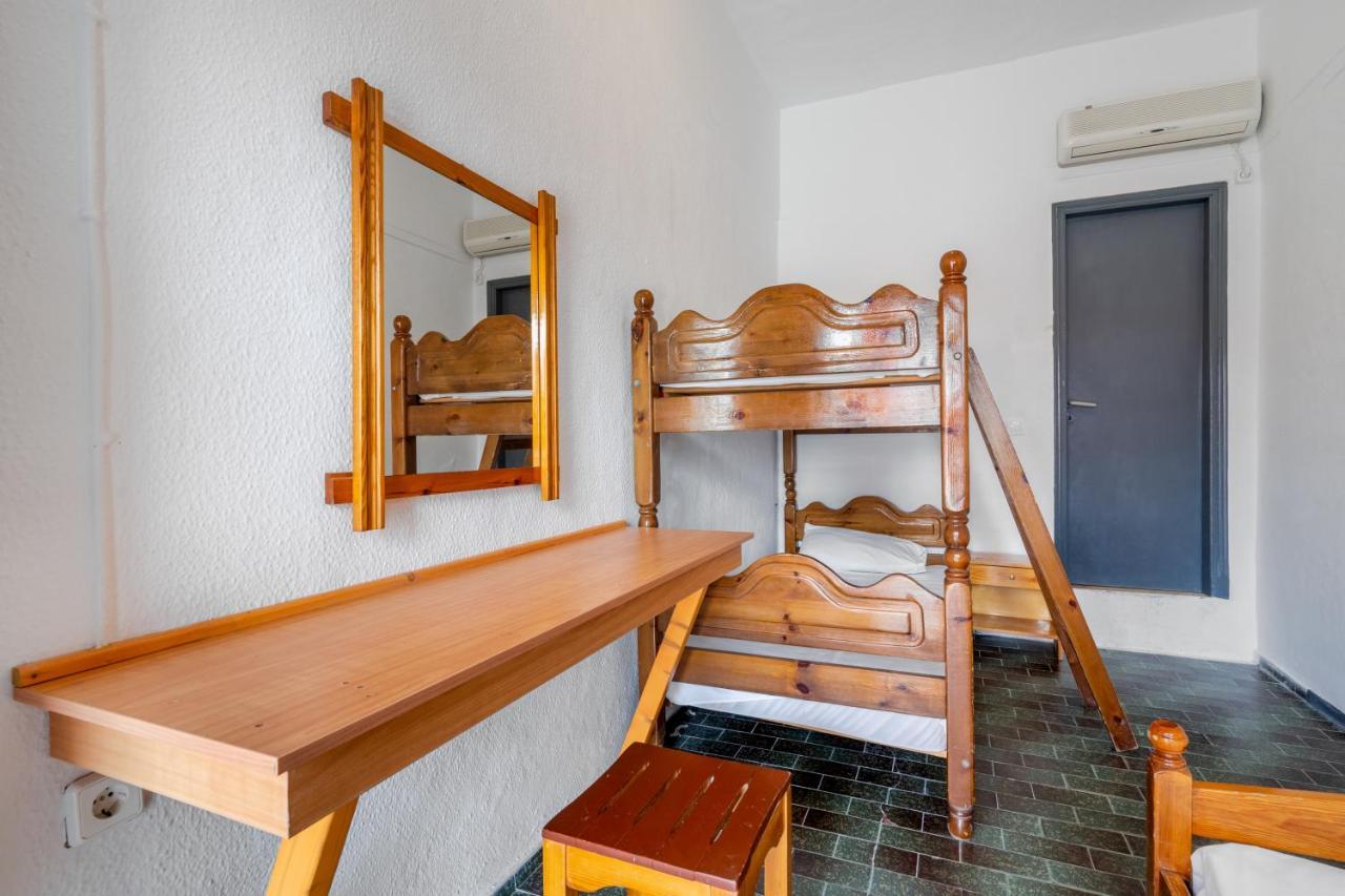 The Pink Palace Hostel Агиос-Гордиос Номер фото