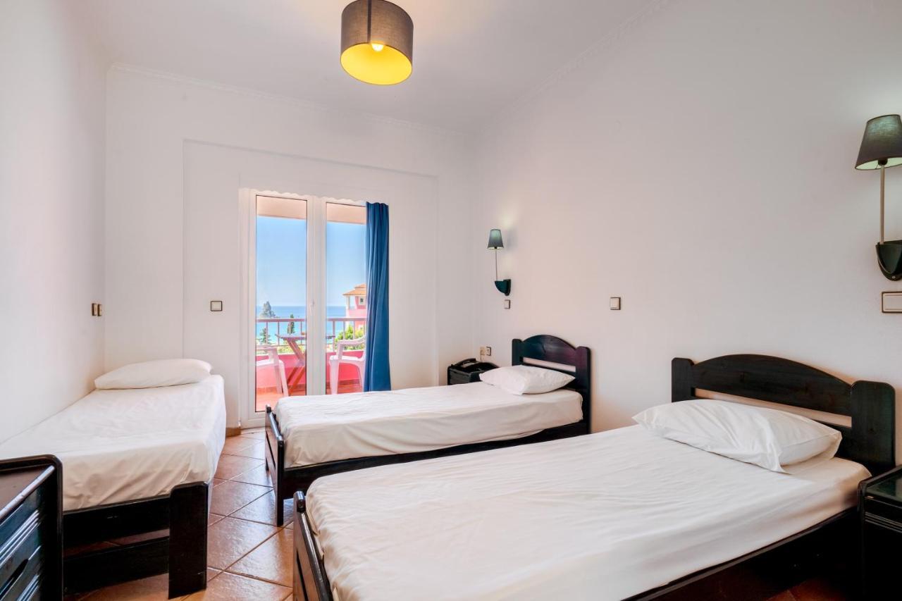 The Pink Palace Hostel Агиос-Гордиос Номер фото