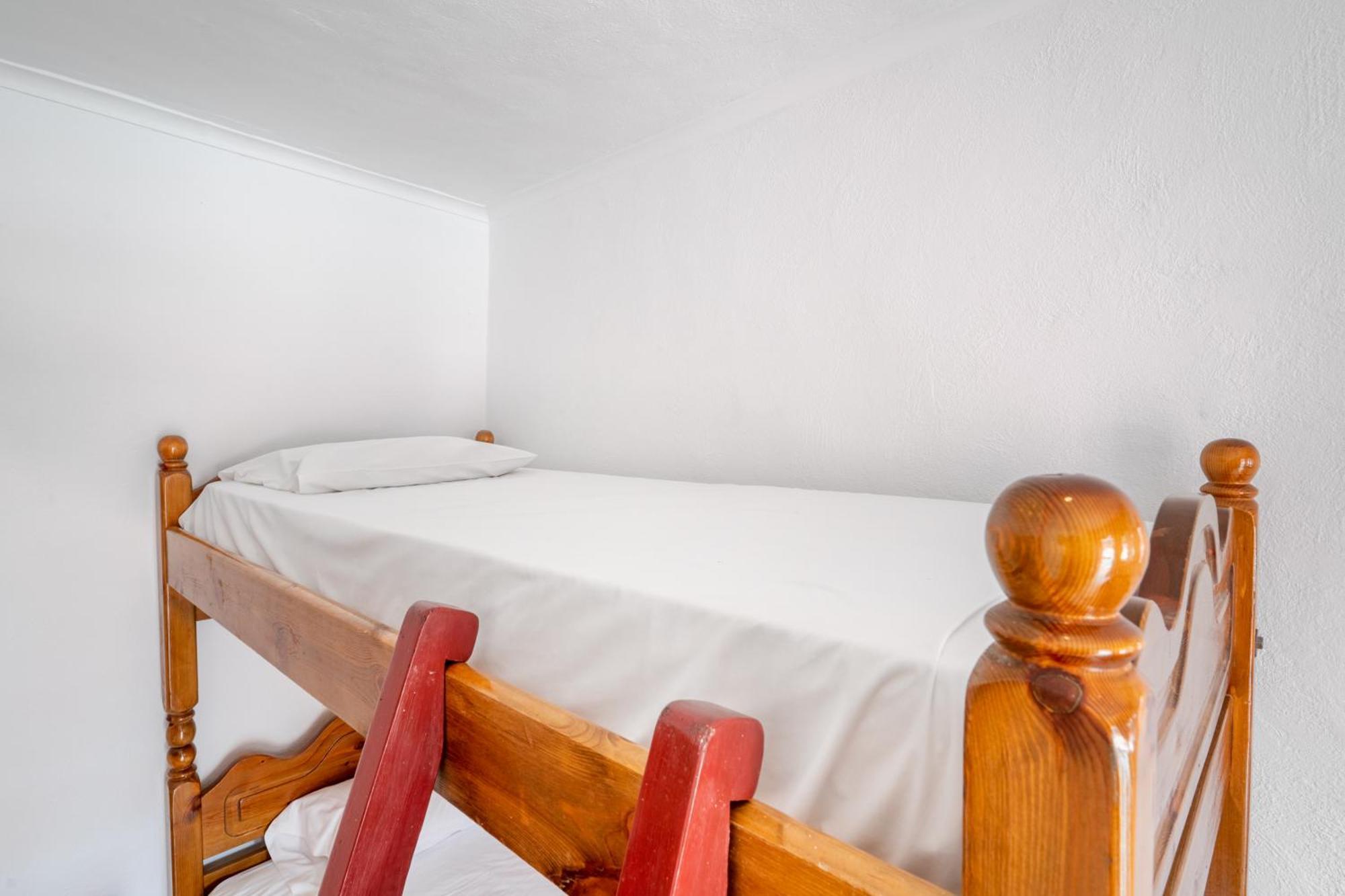 The Pink Palace Hostel Агиос-Гордиос Номер фото