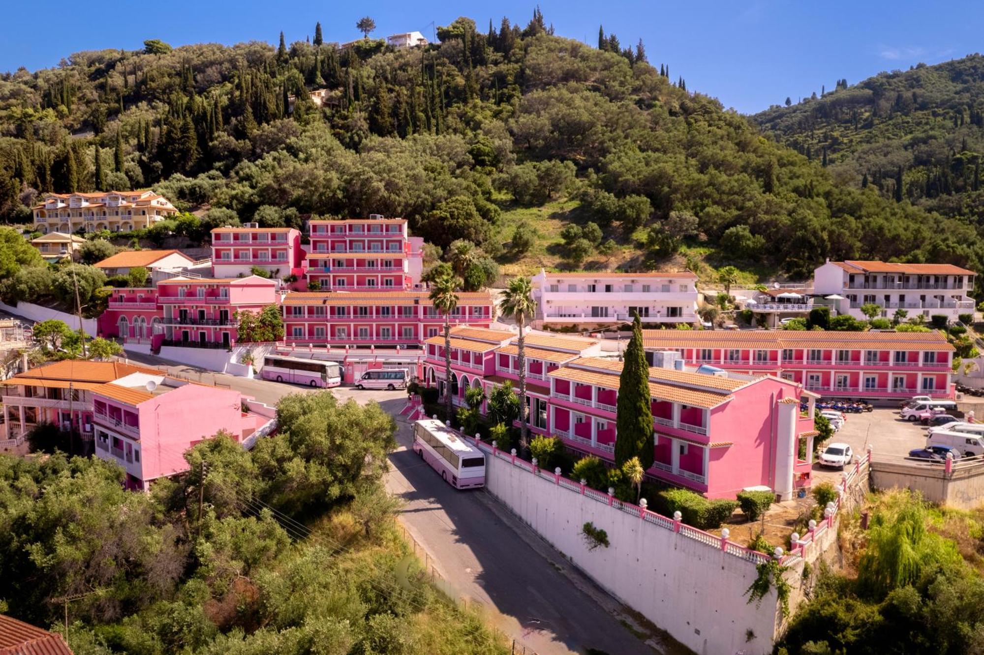 The Pink Palace Hostel Агиос-Гордиос Экстерьер фото