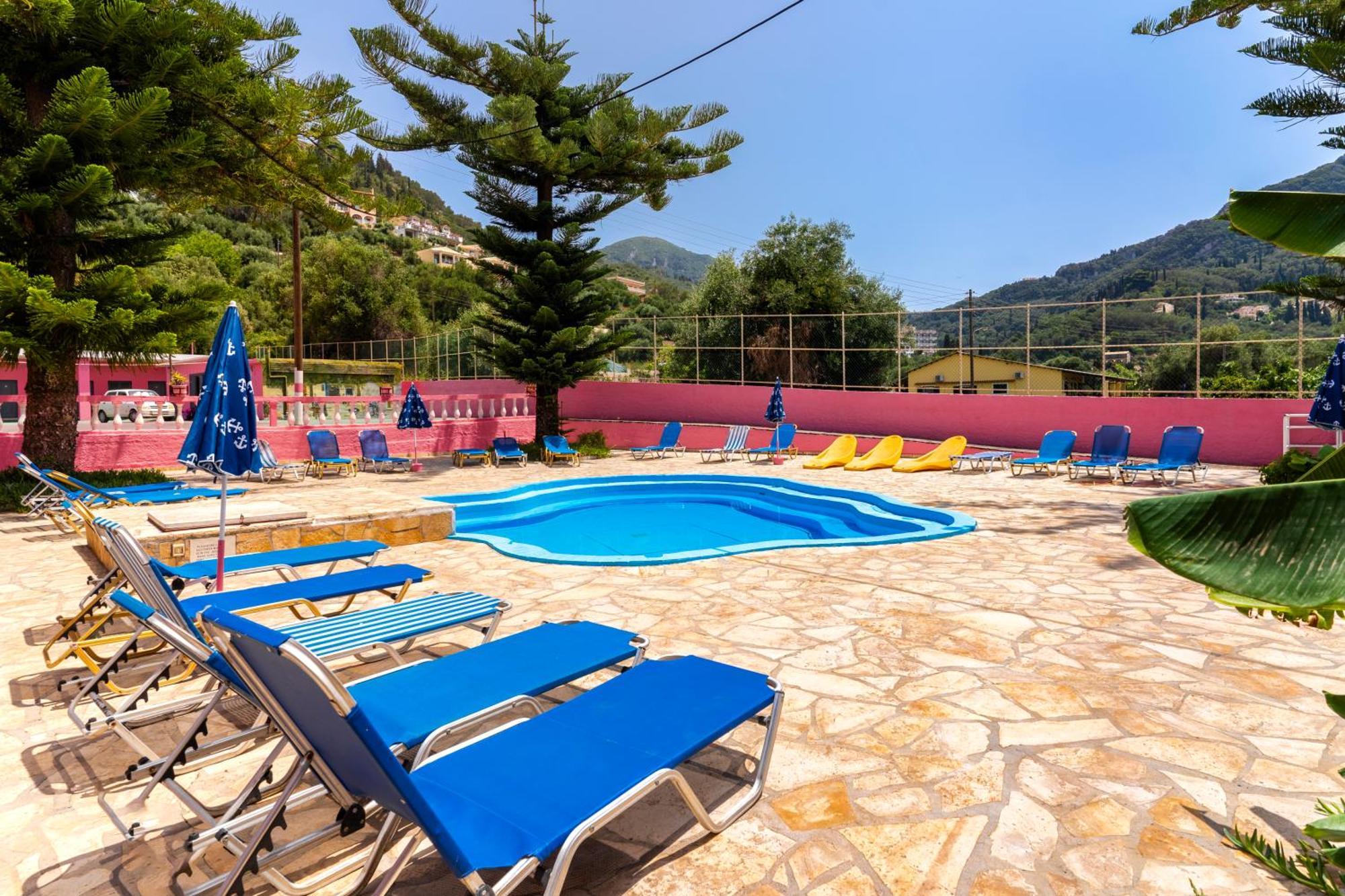 The Pink Palace Hostel Агиос-Гордиос Экстерьер фото