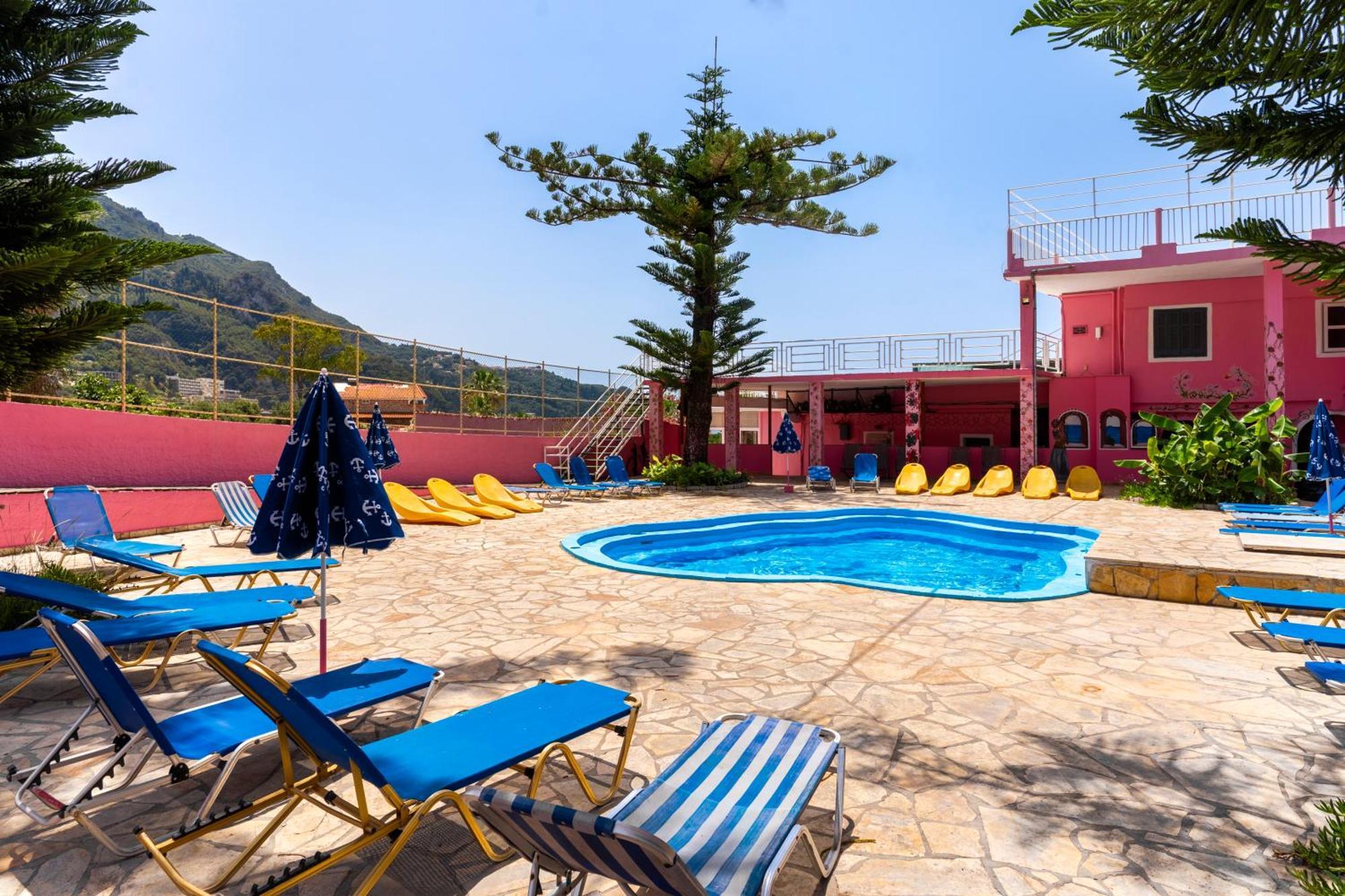 The Pink Palace Hostel Агиос-Гордиос Экстерьер фото